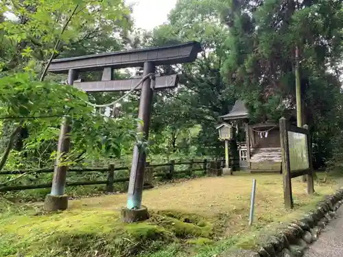 都萬神社の鳥居