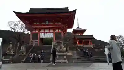 清水寺の山門・神門