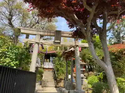 横浜御嶽神社の鳥居