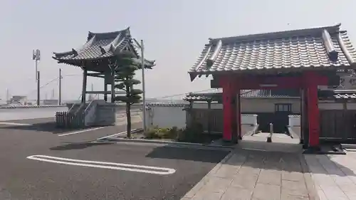 清岩寺の山門