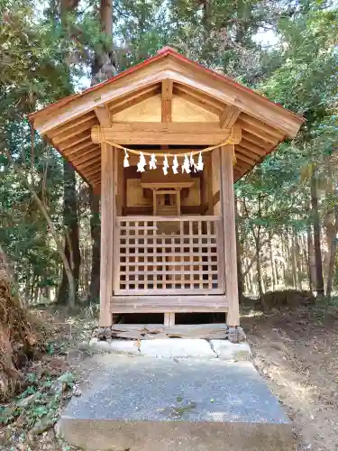 八宮神社（和泉）の{uncategorized: "未分類", other: "その他", undefined: "問題あり", building: "その他建物", grave: "お墓", sacred_gate: "鳥居", guardian: "狛犬", statue: "像", buddha: "仏像", history: "歴史", nature: "自然", garden: "庭園", animal: "動物", pagoda: "塔", temizu: "手水舎", mountain_gate: "山門・神門", sanctuary: "本殿・本堂", subordinate: "末社・摂社", art: "芸術", scenery: "景色", jizo: "地蔵", ema: "絵馬", goshuin: "御朱印", omikuji: "おみくじ", items: "授与品その他", amulet: "お守り", goshuincho: "御朱印帳", eats: "食事", festival: "お祭り", votive_dance: "神楽", shichigosan: "七五三参", wedding: "結婚式", experience: "体験その他", initially: "初詣", around: "周辺", anti_infection: "感染症対策"}