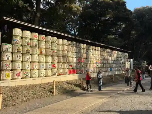 明治神宮の{uncategorized: "未分類", other: "その他", undefined: "問題あり", building: "その他建物", grave: "お墓", sacred_gate: "鳥居", guardian: "狛犬", statue: "像", buddha: "仏像", history: "歴史", nature: "自然", garden: "庭園", animal: "動物", pagoda: "塔", temizu: "手水舎", mountain_gate: "山門・神門", sanctuary: "本殿・本堂", subordinate: "末社・摂社", art: "芸術", scenery: "景色", jizo: "地蔵", ema: "絵馬", goshuin: "御朱印", omikuji: "おみくじ", items: "授与品その他", amulet: "お守り", goshuincho: "御朱印帳", eats: "食事", festival: "お祭り", votive_dance: "神楽", shichigosan: "七五三参", wedding: "結婚式", experience: "体験その他", initially: "初詣", around: "周辺", anti_infection: "感染症対策"}
