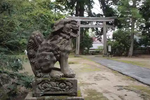 鳥海山大物忌神社蕨岡口ノ宮の狛犬