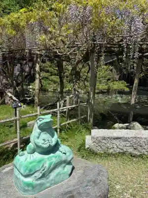 出雲大社神楽殿の{uncategorized: "未分類", other: "その他", undefined: "問題あり", building: "その他建物", grave: "お墓", sacred_gate: "鳥居", guardian: "狛犬", statue: "像", buddha: "仏像", history: "歴史", nature: "自然", garden: "庭園", animal: "動物", pagoda: "塔", temizu: "手水舎", mountain_gate: "山門・神門", sanctuary: "本殿・本堂", subordinate: "末社・摂社", art: "芸術", scenery: "景色", jizo: "地蔵", ema: "絵馬", goshuin: "御朱印", omikuji: "おみくじ", items: "授与品その他", amulet: "お守り", goshuincho: "御朱印帳", eats: "食事", festival: "お祭り", votive_dance: "神楽", shichigosan: "七五三参", wedding: "結婚式", experience: "体験その他", initially: "初詣", around: "周辺", anti_infection: "感染症対策"}