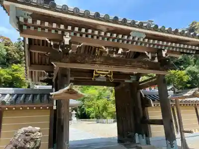 瀧安寺の{uncategorized: "未分類", other: "その他", undefined: "問題あり", building: "その他建物", grave: "お墓", sacred_gate: "鳥居", guardian: "狛犬", statue: "像", buddha: "仏像", history: "歴史", nature: "自然", garden: "庭園", animal: "動物", pagoda: "塔", temizu: "手水舎", mountain_gate: "山門・神門", sanctuary: "本殿・本堂", subordinate: "末社・摂社", art: "芸術", scenery: "景色", jizo: "地蔵", ema: "絵馬", goshuin: "御朱印", omikuji: "おみくじ", items: "授与品その他", amulet: "お守り", goshuincho: "御朱印帳", eats: "食事", festival: "お祭り", votive_dance: "神楽", shichigosan: "七五三参", wedding: "結婚式", experience: "体験その他", initially: "初詣", around: "周辺", anti_infection: "感染症対策"}