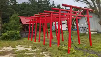 中富豊受稲荷大神の鳥居