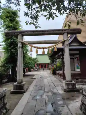 氷川鍬神社の鳥居
