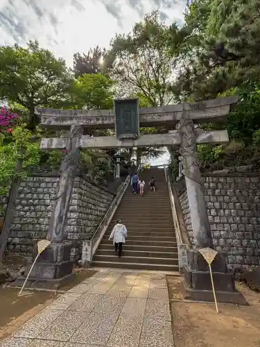 品川神社の{uncategorized: "未分類", other: "その他", undefined: "問題あり", building: "その他建物", grave: "お墓", sacred_gate: "鳥居", guardian: "狛犬", statue: "像", buddha: "仏像", history: "歴史", nature: "自然", garden: "庭園", animal: "動物", pagoda: "塔", temizu: "手水舎", mountain_gate: "山門・神門", sanctuary: "本殿・本堂", subordinate: "末社・摂社", art: "芸術", scenery: "景色", jizo: "地蔵", ema: "絵馬", goshuin: "御朱印", omikuji: "おみくじ", items: "授与品その他", amulet: "お守り", goshuincho: "御朱印帳", eats: "食事", festival: "お祭り", votive_dance: "神楽", shichigosan: "七五三参", wedding: "結婚式", experience: "体験その他", initially: "初詣", around: "周辺", anti_infection: "感染症対策"}