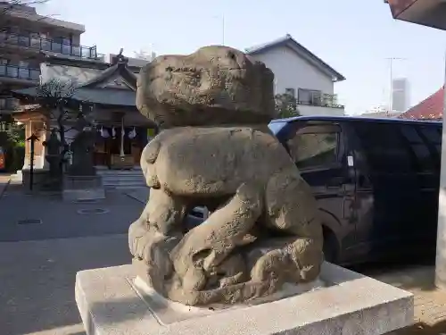 穏田神社の狛犬