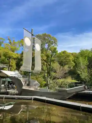 熱田神宮の{uncategorized: "未分類", other: "その他", undefined: "問題あり", building: "その他建物", grave: "お墓", sacred_gate: "鳥居", guardian: "狛犬", statue: "像", buddha: "仏像", history: "歴史", nature: "自然", garden: "庭園", animal: "動物", pagoda: "塔", temizu: "手水舎", mountain_gate: "山門・神門", sanctuary: "本殿・本堂", subordinate: "末社・摂社", art: "芸術", scenery: "景色", jizo: "地蔵", ema: "絵馬", goshuin: "御朱印", omikuji: "おみくじ", items: "授与品その他", amulet: "お守り", goshuincho: "御朱印帳", eats: "食事", festival: "お祭り", votive_dance: "神楽", shichigosan: "七五三参", wedding: "結婚式", experience: "体験その他", initially: "初詣", around: "周辺", anti_infection: "感染症対策"}