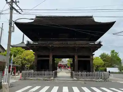 甚目寺の山門・神門