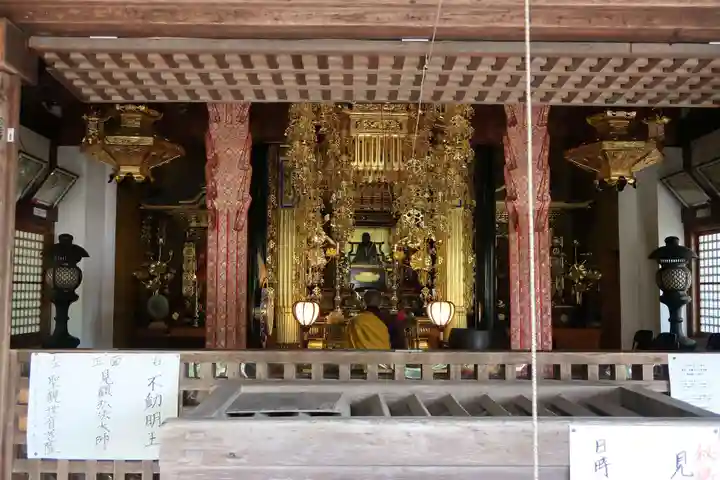 法華寺の本殿・本堂