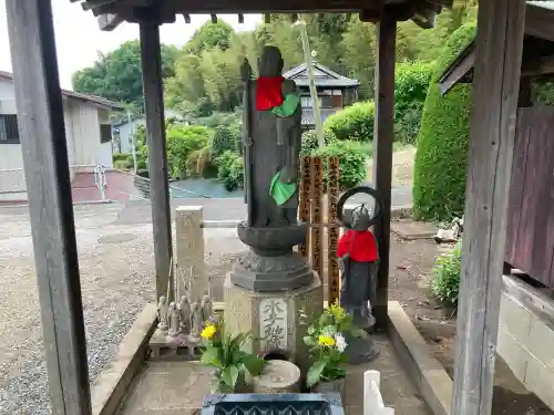 清林寺の{uncategorized: "未分類", other: "その他", undefined: "問題あり", building: "その他建物", grave: "お墓", sacred_gate: "鳥居", guardian: "狛犬", statue: "像", buddha: "仏像", history: "歴史", nature: "自然", garden: "庭園", animal: "動物", pagoda: "塔", temizu: "手水舎", mountain_gate: "山門・神門", sanctuary: "本殿・本堂", subordinate: "末社・摂社", art: "芸術", scenery: "景色", jizo: "地蔵", ema: "絵馬", goshuin: "御朱印", omikuji: "おみくじ", items: "授与品その他", amulet: "お守り", goshuincho: "御朱印帳", eats: "食事", festival: "お祭り", votive_dance: "神楽", shichigosan: "七五三参", wedding: "結婚式", experience: "体験その他", initially: "初詣", around: "周辺", anti_infection: "感染症対策"}
