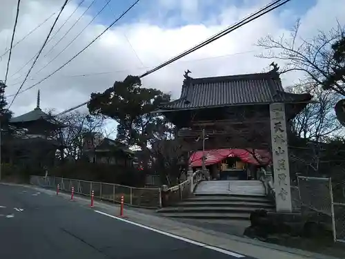 笠覆寺 (笠寺観音)の山門・神門