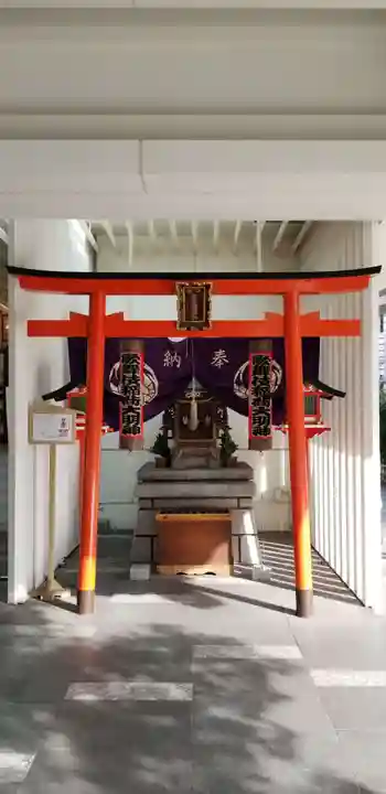 歌舞伎稲荷神社の鳥居