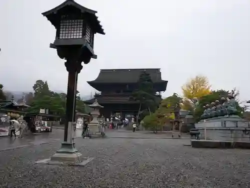 善光寺の山門