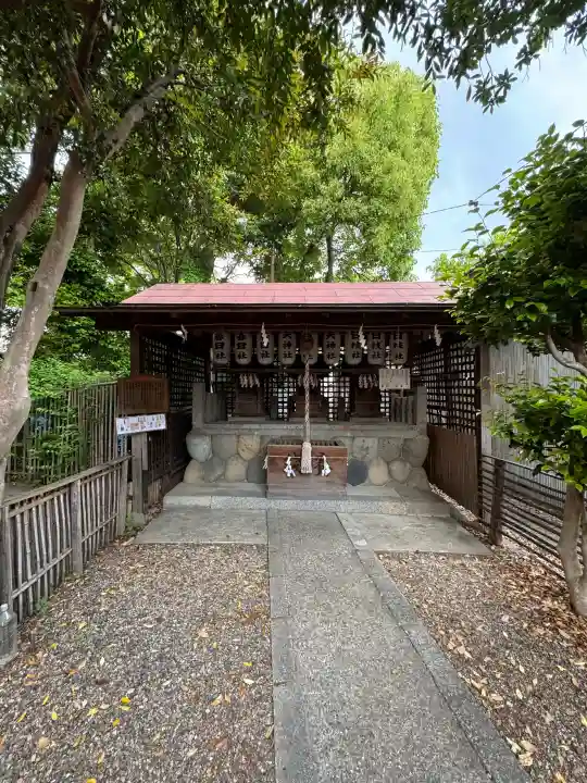伊奴神社の{uncategorized: "未分類", other: "その他", undefined: "問題あり", building: "その他建物", grave: "お墓", sacred_gate: "鳥居", guardian: "狛犬", statue: "像", buddha: "仏像", history: "歴史", nature: "自然", garden: "庭園", animal: "動物", pagoda: "塔", temizu: "手水舎", mountain_gate: "山門・神門", sanctuary: "本殿・本堂", subordinate: "末社・摂社", art: "芸術", scenery: "景色", jizo: "地蔵", ema: "絵馬", goshuin: "御朱印", omikuji: "おみくじ", items: "授与品その他", amulet: "お守り", goshuincho: "御朱印帳", eats: "食事", festival: "お祭り", votive_dance: "神楽", shichigosan: "七五三参", wedding: "結婚式", experience: "体験その他", initially: "初詣", around: "周辺", anti_infection: "感染症対策"}