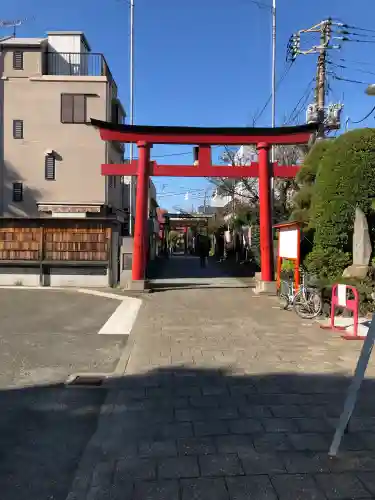 東京羽田 穴守稲荷神社の{uncategorized: "未分類", other: "その他", undefined: "問題あり", building: "その他建物", grave: "お墓", sacred_gate: "鳥居", guardian: "狛犬", statue: "像", buddha: "仏像", history: "歴史", nature: "自然", garden: "庭園", animal: "動物", pagoda: "塔", temizu: "手水舎", mountain_gate: "山門・神門", sanctuary: "本殿・本堂", subordinate: "末社・摂社", art: "芸術", scenery: "景色", jizo: "地蔵", ema: "絵馬", goshuin: "御朱印", omikuji: "おみくじ", items: "授与品その他", amulet: "お守り", goshuincho: "御朱印帳", eats: "食事", festival: "お祭り", votive_dance: "神楽", shichigosan: "七五三参", wedding: "結婚式", experience: "体験その他", initially: "初詣", around: "周辺", anti_infection: "感染症対策"}