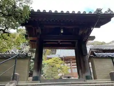 勝福寺の山門