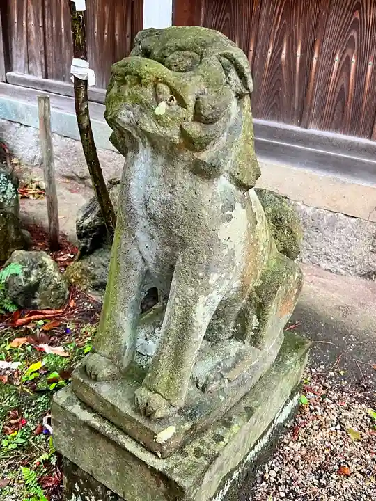 八幡神社の狛犬