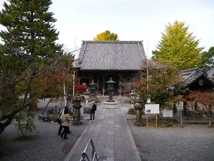 穴太寺の本殿・本堂