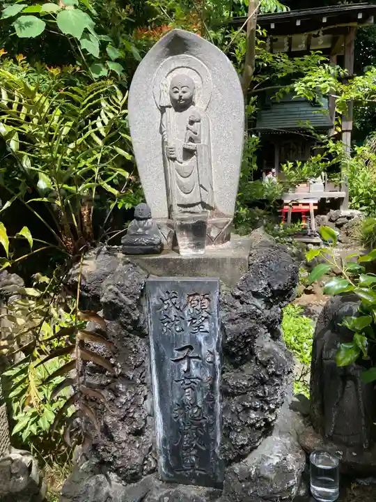 澤蔵司稲荷(慈眼院)の地蔵