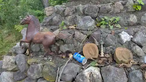 歌越地蔵堂の像