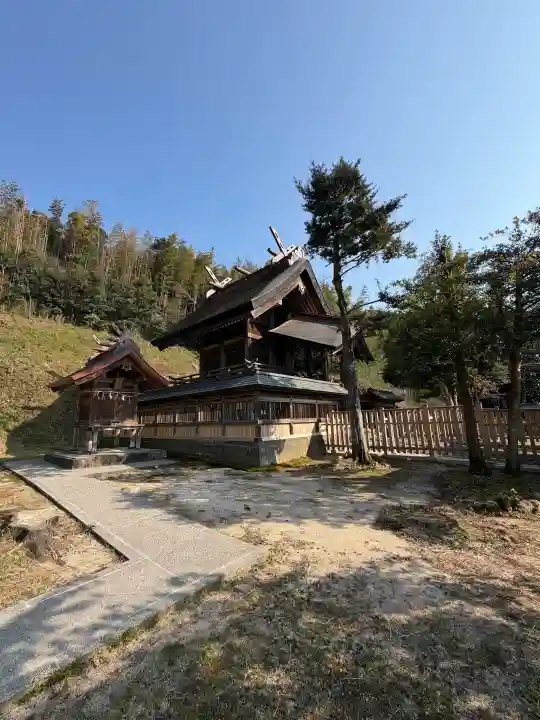 揖夜神社の{uncategorized: "未分類", other: "その他", undefined: "問題あり", building: "その他建物", grave: "お墓", sacred_gate: "鳥居", guardian: "狛犬", statue: "像", buddha: "仏像", history: "歴史", nature: "自然", garden: "庭園", animal: "動物", pagoda: "塔", temizu: "手水舎", mountain_gate: "山門・神門", sanctuary: "本殿・本堂", subordinate: "末社・摂社", art: "芸術", scenery: "景色", jizo: "地蔵", ema: "絵馬", goshuin: "御朱印", omikuji: "おみくじ", items: "授与品その他", amulet: "お守り", goshuincho: "御朱印帳", eats: "食事", festival: "お祭り", votive_dance: "神楽", shichigosan: "七五三参", wedding: "結婚式", experience: "体験その他", initially: "初詣", around: "周辺", anti_infection: "感染症対策"}