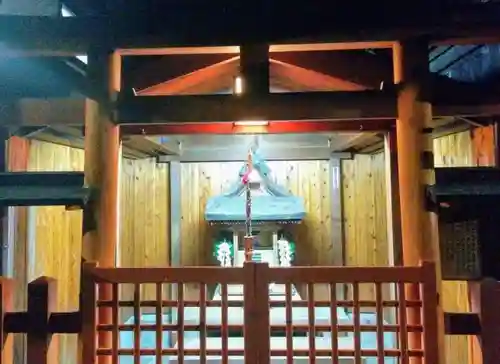 八王子四之室神社の本殿