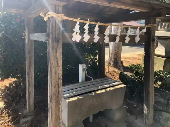 稲乃比売神社の手水舎