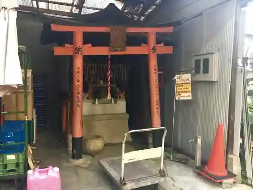 繁栄稲荷大神の鳥居