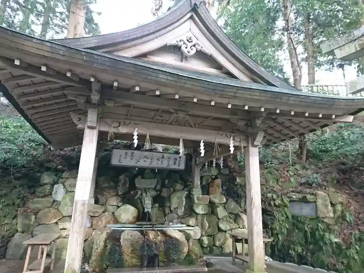 白山比咩神社の手水舎