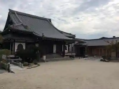 海徳寺の本殿・本堂