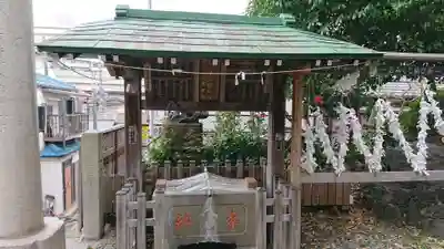 石川町諏訪神社の手水舎