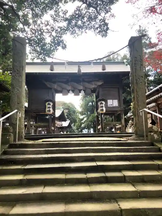 揖夜神社の山門・神門
