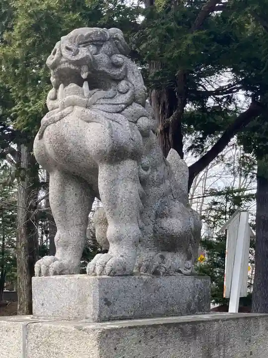 富良野神社の狛犬