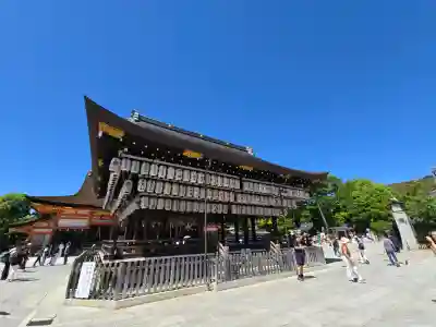 八坂神社(祇園さん)の{uncategorized: "未分類", other: "その他", undefined: "問題あり", building: "その他建物", grave: "お墓", sacred_gate: "鳥居", guardian: "狛犬", statue: "像", buddha: "仏像", history: "歴史", nature: "自然", garden: "庭園", animal: "動物", pagoda: "塔", temizu: "手水舎", mountain_gate: "山門・神門", sanctuary: "本殿・本堂", subordinate: "末社・摂社", art: "芸術", scenery: "景色", jizo: "地蔵", ema: "絵馬", goshuin: "御朱印", omikuji: "おみくじ", items: "授与品その他", amulet: "お守り", goshuincho: "御朱印帳", eats: "食事", festival: "お祭り", votive_dance: "神楽", shichigosan: "七五三参", wedding: "結婚式", experience: "体験その他", initially: "初詣", around: "周辺", anti_infection: "感染症対策"}