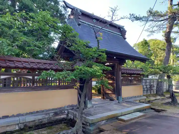 本照院の山門・神門