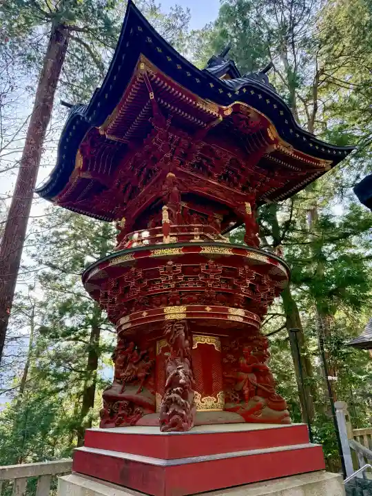 三峯神社の{uncategorized: "未分類", other: "その他", undefined: "問題あり", building: "その他建物", grave: "お墓", sacred_gate: "鳥居", guardian: "狛犬", statue: "像", buddha: "仏像", history: "歴史", nature: "自然", garden: "庭園", animal: "動物", pagoda: "塔", temizu: "手水舎", mountain_gate: "山門・神門", sanctuary: "本殿・本堂", subordinate: "末社・摂社", art: "芸術", scenery: "景色", jizo: "地蔵", ema: "絵馬", goshuin: "御朱印", omikuji: "おみくじ", items: "授与品その他", amulet: "お守り", goshuincho: "御朱印帳", eats: "食事", festival: "お祭り", votive_dance: "神楽", shichigosan: "七五三参", wedding: "結婚式", experience: "体験その他", initially: "初詣", around: "周辺", anti_infection: "感染症対策"}