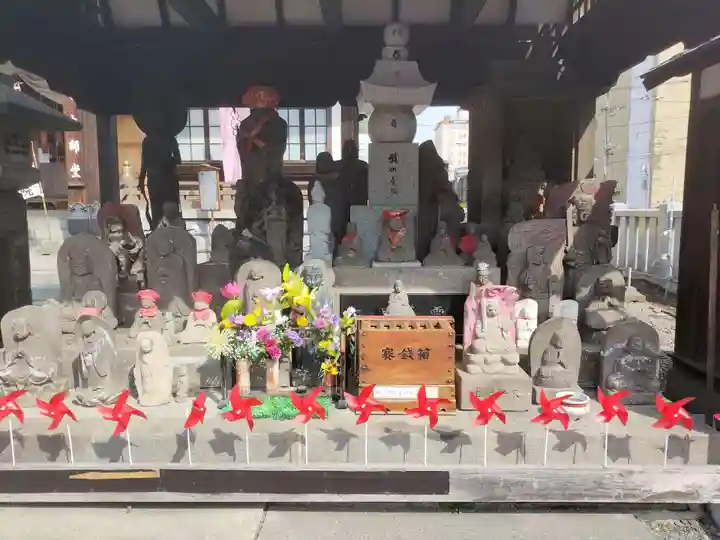 成田山札幌別院新栄寺の仏像