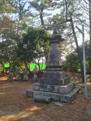 宇川穴文殊堂の塔