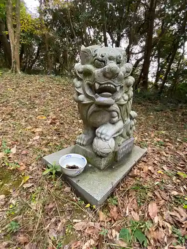 八房神社の狛犬