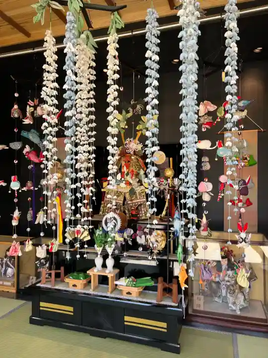 金蛇水神社の{uncategorized: "未分類", other: "その他", undefined: "問題あり", building: "その他建物", grave: "お墓", sacred_gate: "鳥居", guardian: "狛犬", statue: "像", buddha: "仏像", history: "歴史", nature: "自然", garden: "庭園", animal: "動物", pagoda: "塔", temizu: "手水舎", mountain_gate: "山門・神門", sanctuary: "本殿・本堂", subordinate: "末社・摂社", art: "芸術", scenery: "景色", jizo: "地蔵", ema: "絵馬", goshuin: "御朱印", omikuji: "おみくじ", items: "授与品その他", amulet: "お守り", goshuincho: "御朱印帳", eats: "食事", festival: "お祭り", votive_dance: "神楽", shichigosan: "七五三参", wedding: "結婚式", experience: "体験その他", initially: "初詣", around: "周辺", anti_infection: "感染症対策"}