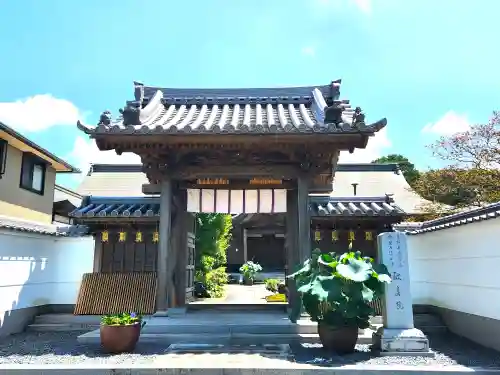 歓喜院の山門・神門