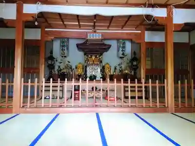 八柱社の本殿・本堂