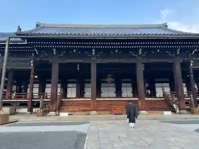 本願寺（西本願寺）の{uncategorized: "未分類", other: "その他", undefined: "問題あり", building: "その他建物", grave: "お墓", sacred_gate: "鳥居", guardian: "狛犬", statue: "像", buddha: "仏像", history: "歴史", nature: "自然", garden: "庭園", animal: "動物", pagoda: "塔", temizu: "手水舎", mountain_gate: "山門・神門", sanctuary: "本殿・本堂", subordinate: "末社・摂社", art: "芸術", scenery: "景色", jizo: "地蔵", ema: "絵馬", goshuin: "御朱印", omikuji: "おみくじ", items: "授与品その他", amulet: "お守り", goshuincho: "御朱印帳", eats: "食事", festival: "お祭り", votive_dance: "神楽", shichigosan: "七五三参", wedding: "結婚式", experience: "体験その他", initially: "初詣", around: "周辺", anti_infection: "感染症対策"}