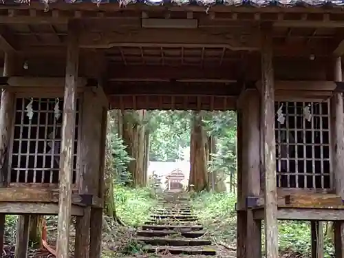 大佐神社の山門・神門