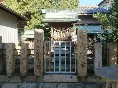 八剣社の本殿