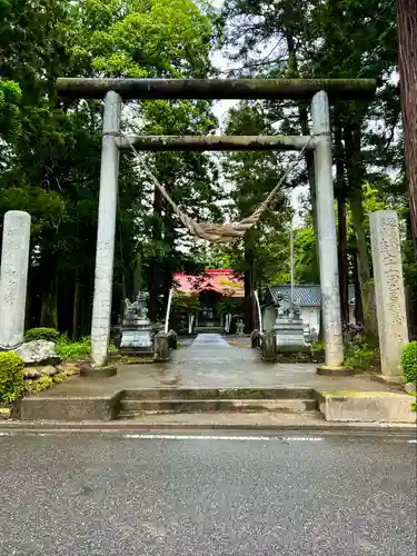 宇奈己呂和気神社の鳥居