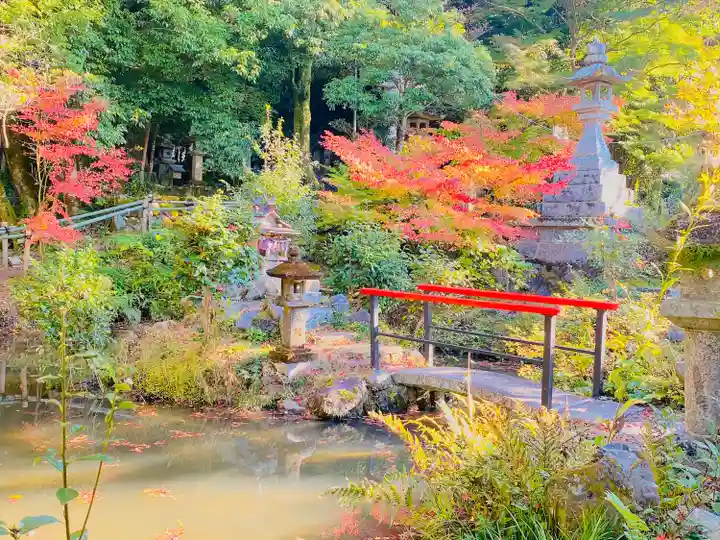 等彌神社の庭園